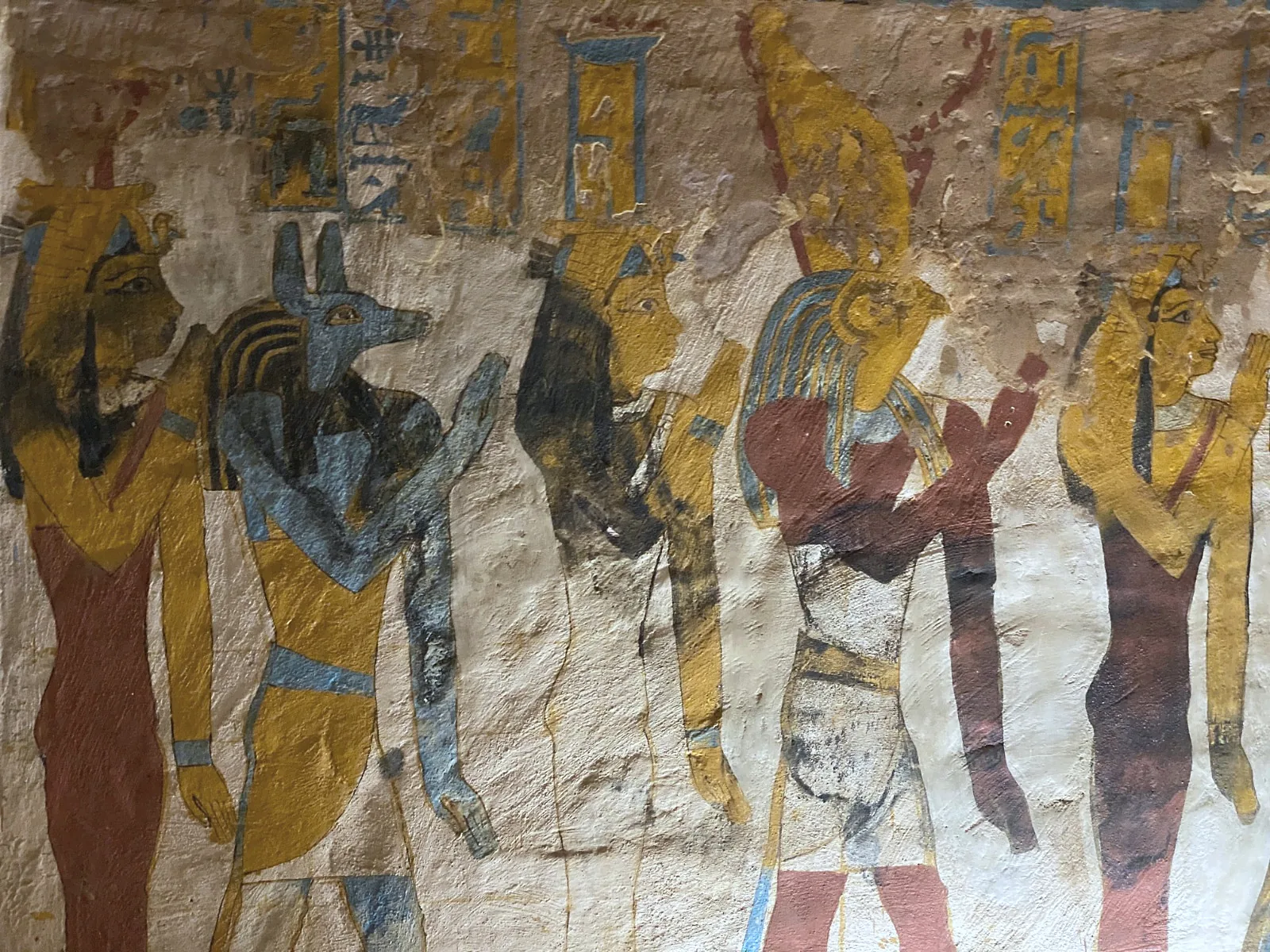 نقوش المقابر القديمة